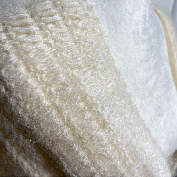 Central Park West Loose Knit Shoulder Wrap Shawl Shrug Mohair Blend Cream Ivory - Picture 3 of 10
